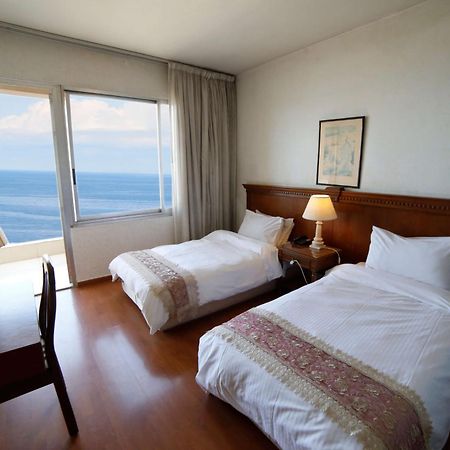 Holiday Home Suites Beirut Exteriör bild
