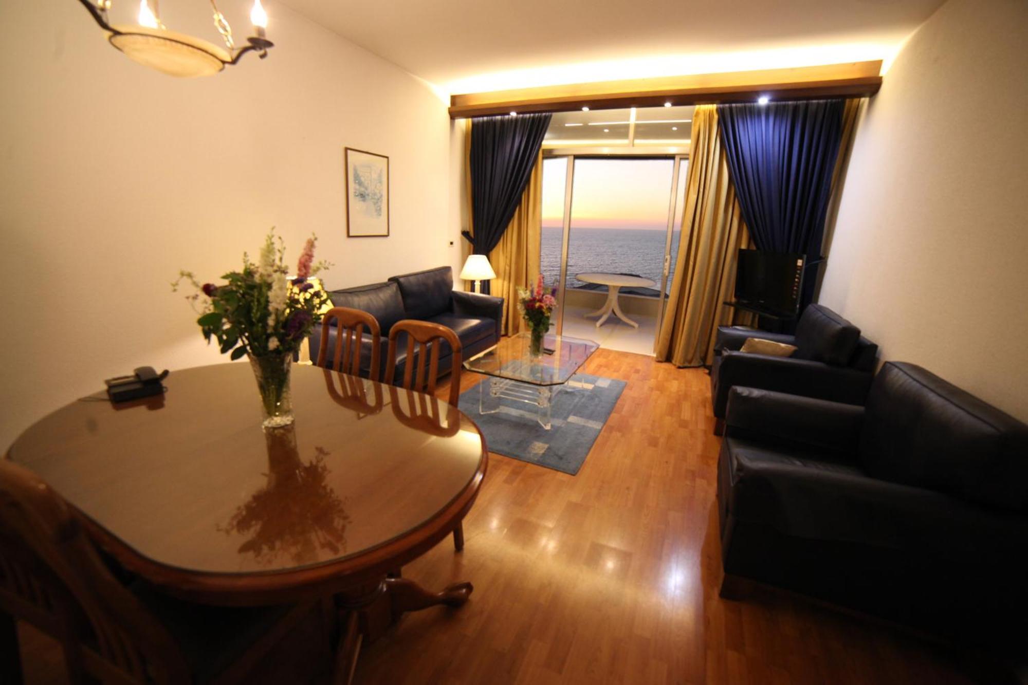 Holiday Home Suites Beirut Exteriör bild