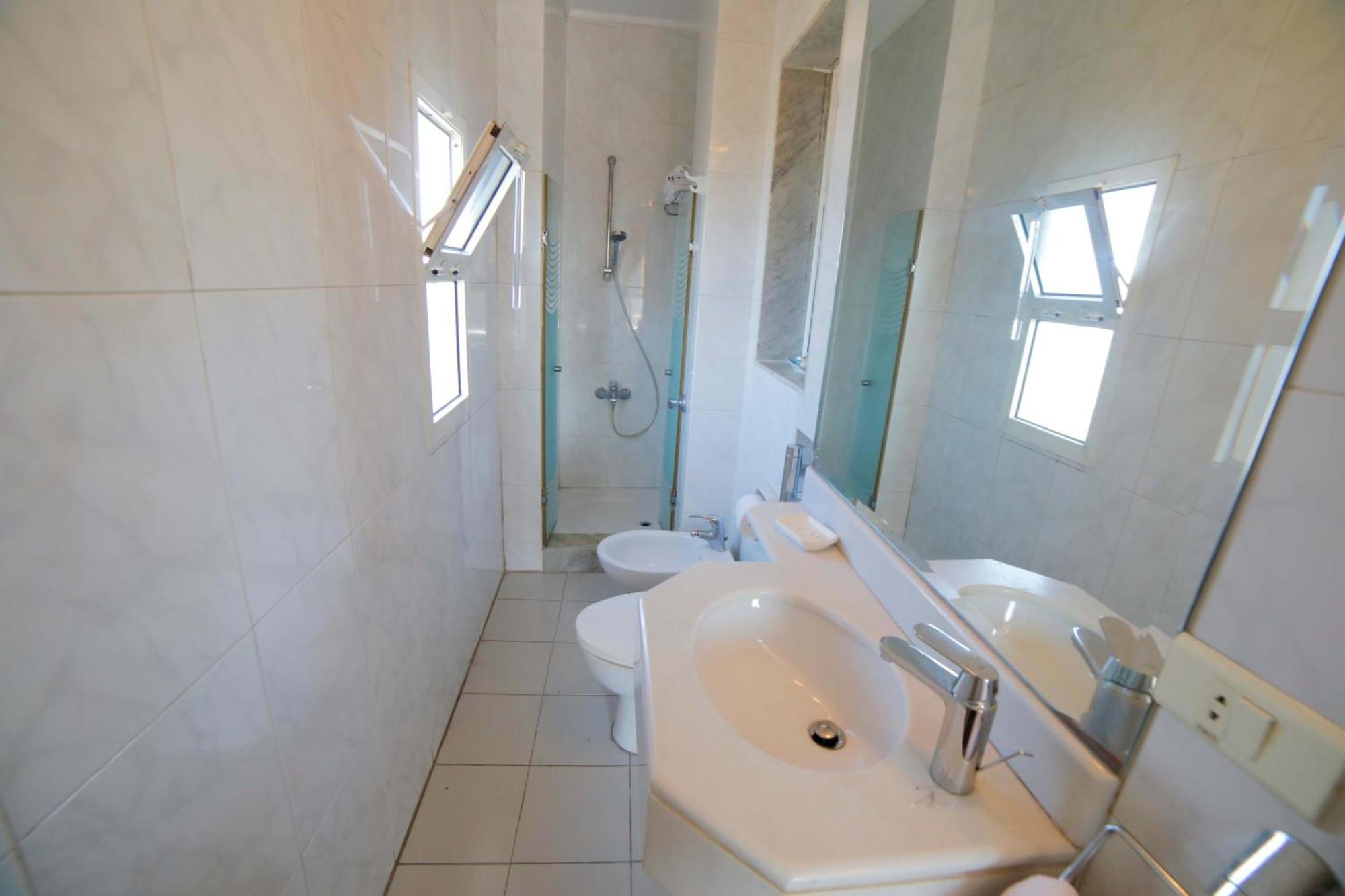Holiday Home Suites Beirut Exteriör bild