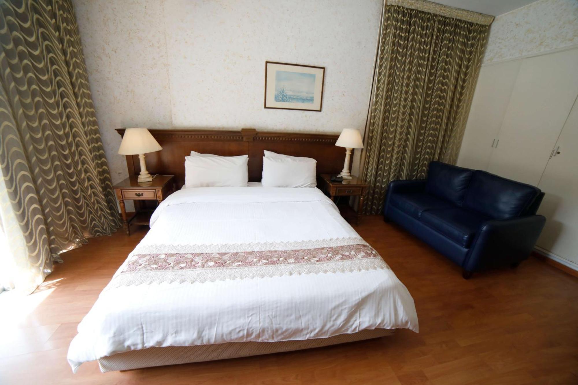Holiday Home Suites Beirut Exteriör bild