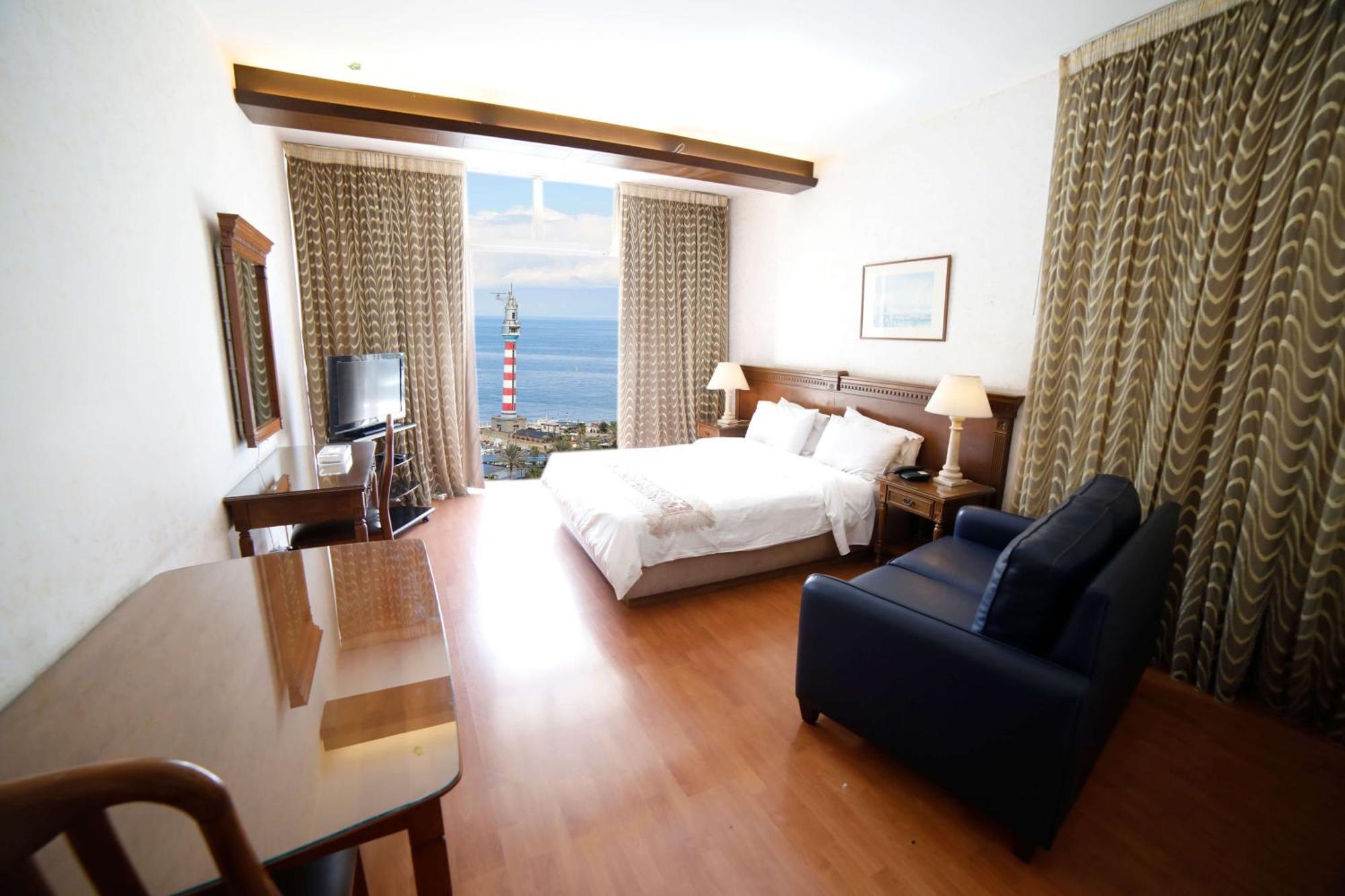 Holiday Home Suites Beirut Exteriör bild