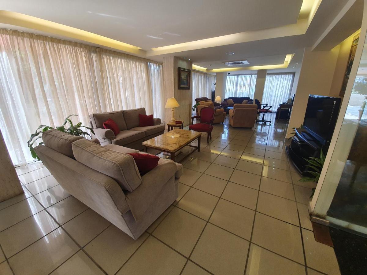 Holiday Home Suites Beirut Exteriör bild