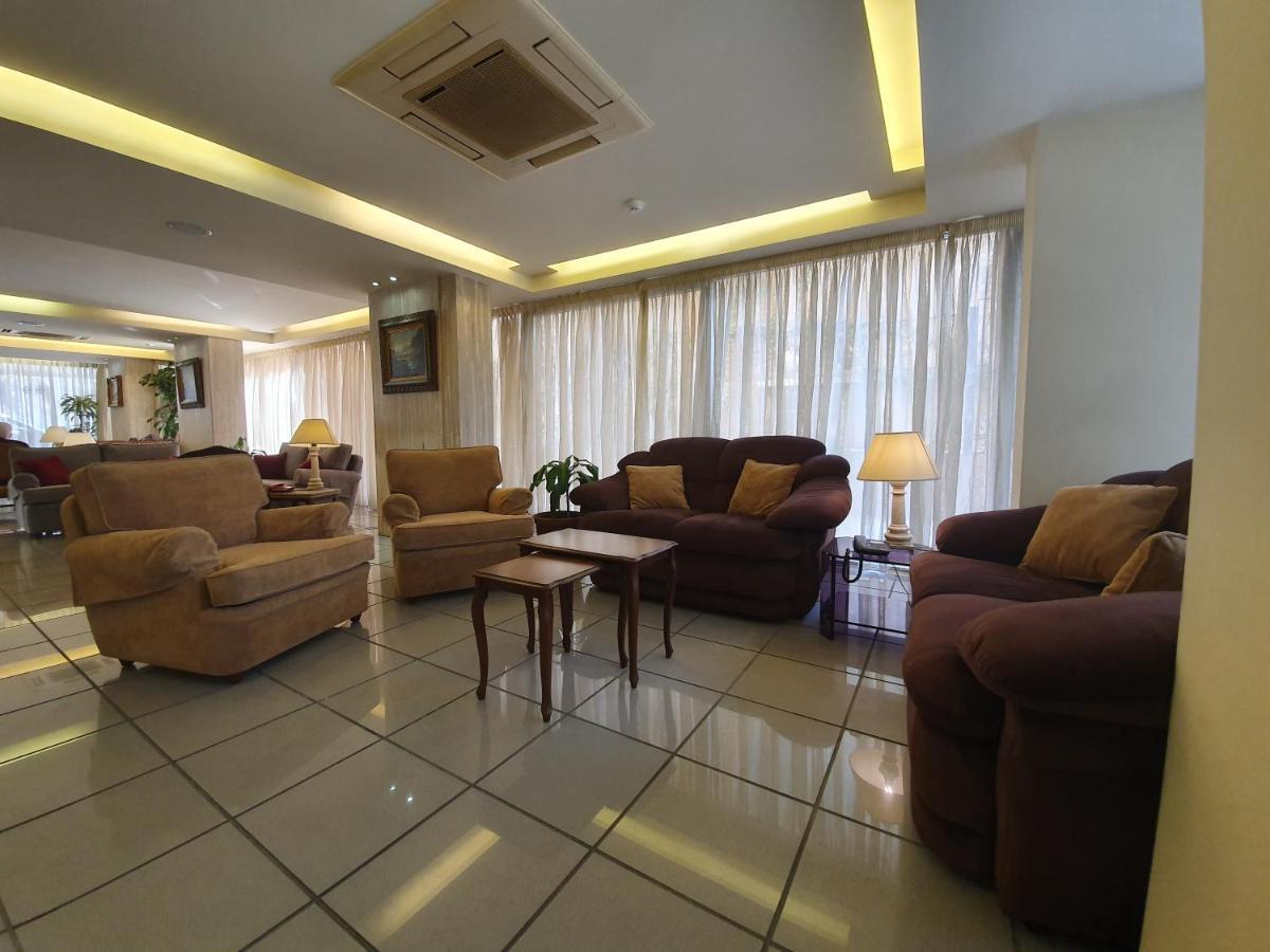 Holiday Home Suites Beirut Exteriör bild