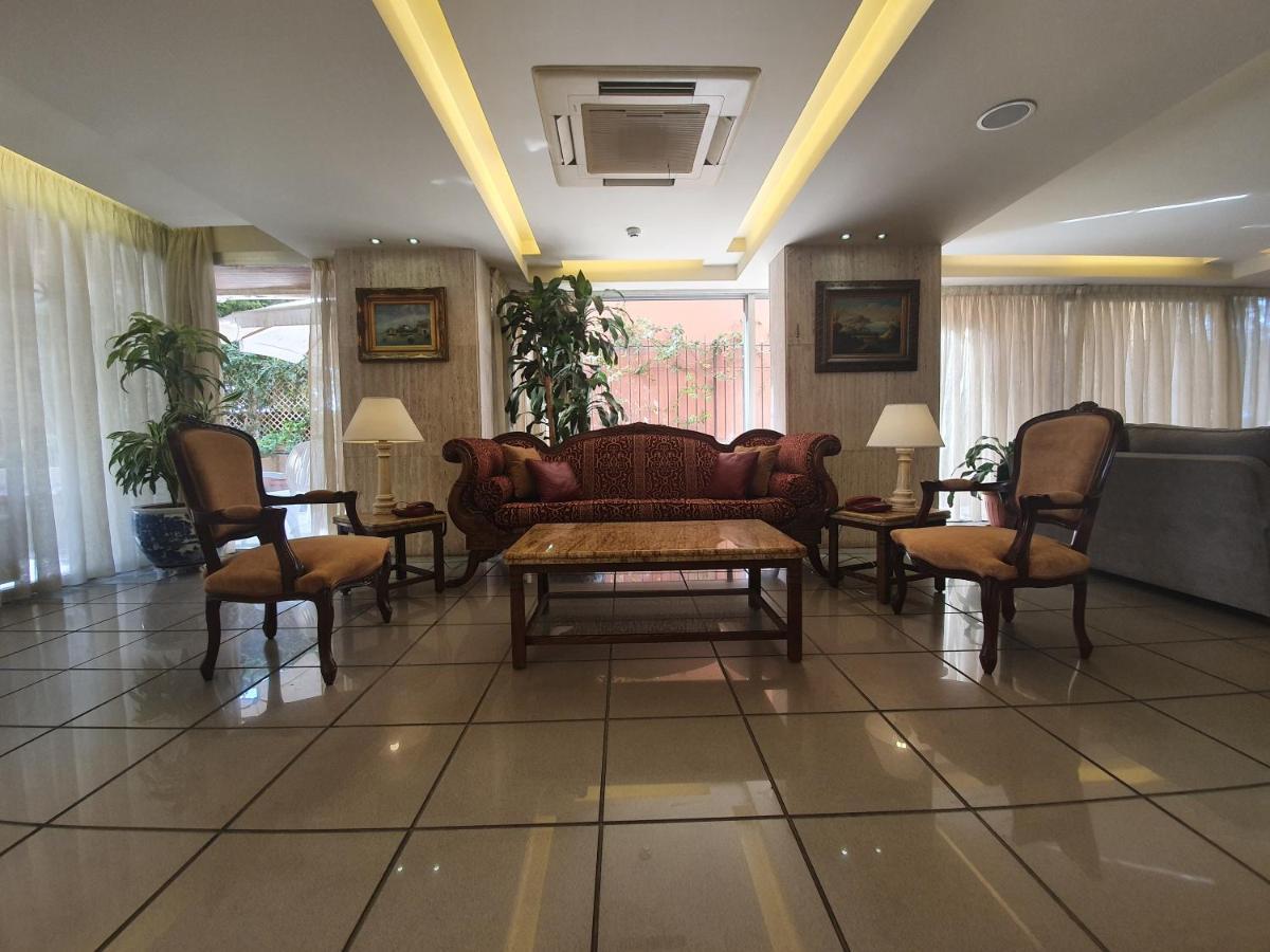 Holiday Home Suites Beirut Exteriör bild
